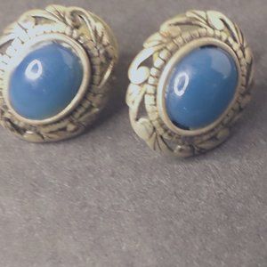 Women's Silver Tone Oval Earring with Blue Stones  Size OS